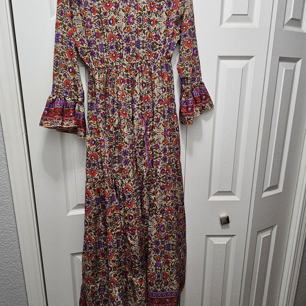 Floral Maxi Dress with Bell Sleeves - Picture 5 of 7